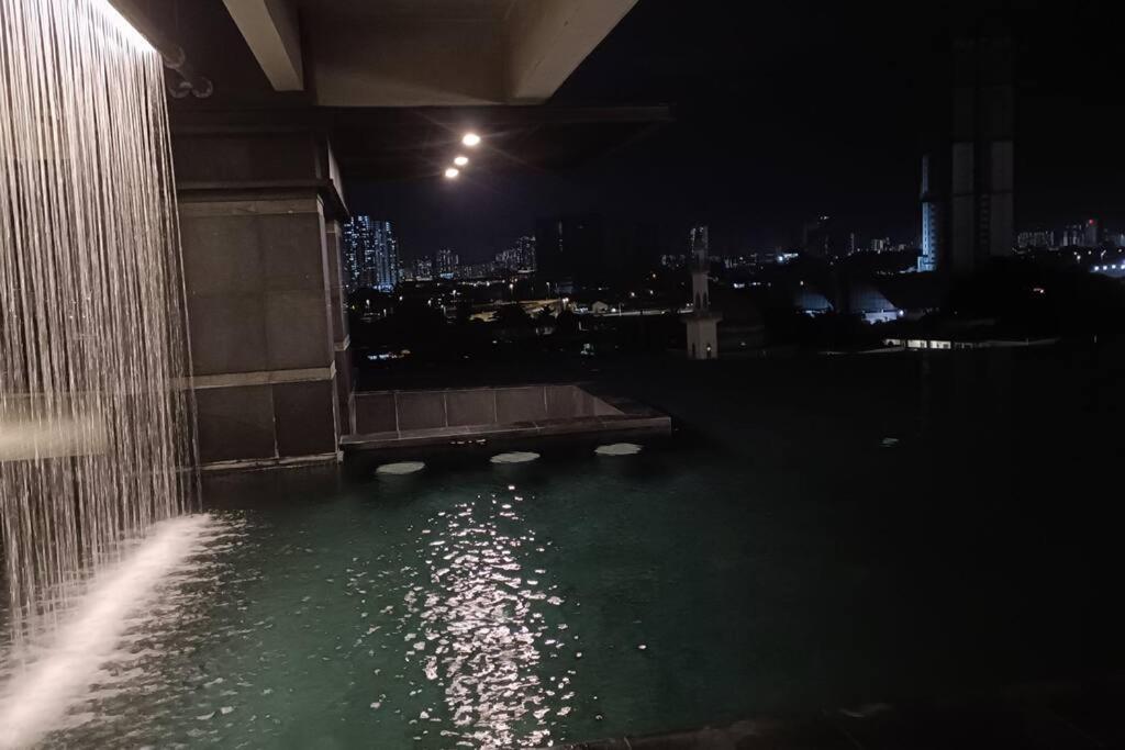 Pangsapuri Cozy Flexus Signature 4 Guests Pool Nflix Hbo Kuala Lumpur
